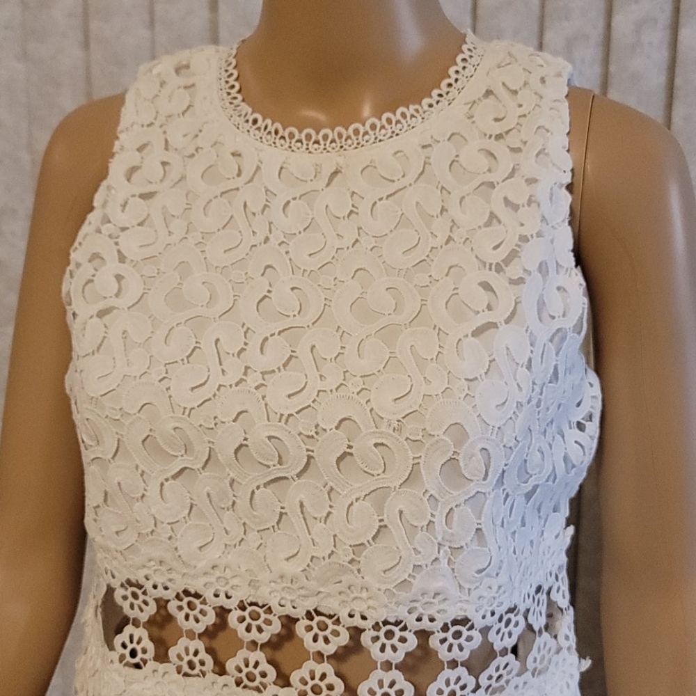 White top - Picture 6 of 9